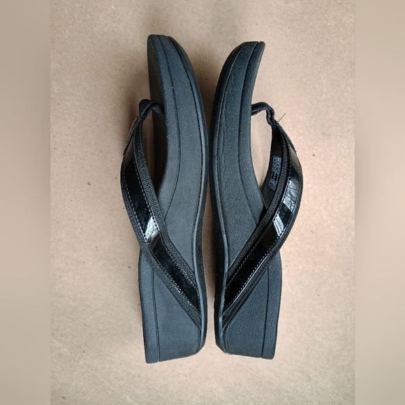 Vionic 380 High Tide Sandals Sz US 8 Black Arch Support Flip Flop Wedge - Picture 2 of 6